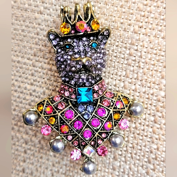 Royal Bear Brooch - Picture 3 of 5